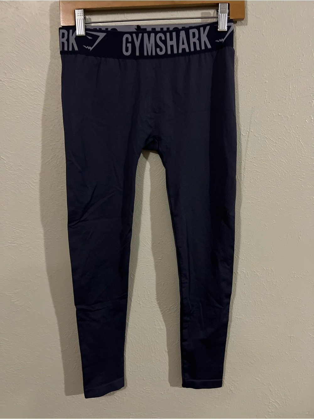 Women’s Gymshark Navy Blue Performance Leggings size small EUC